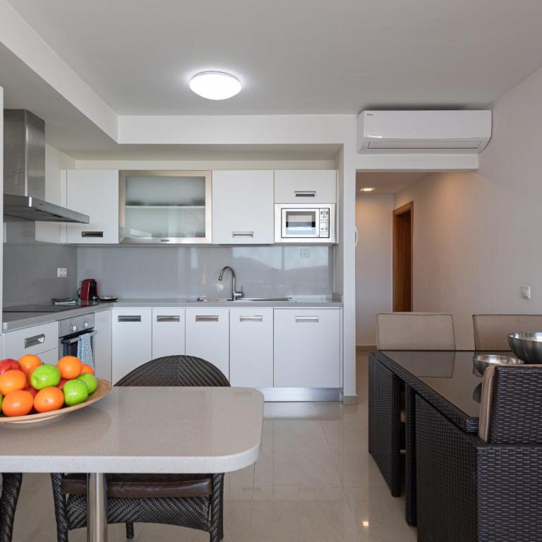 Tropical House sea views - Three-Bedroom Villa - 11
