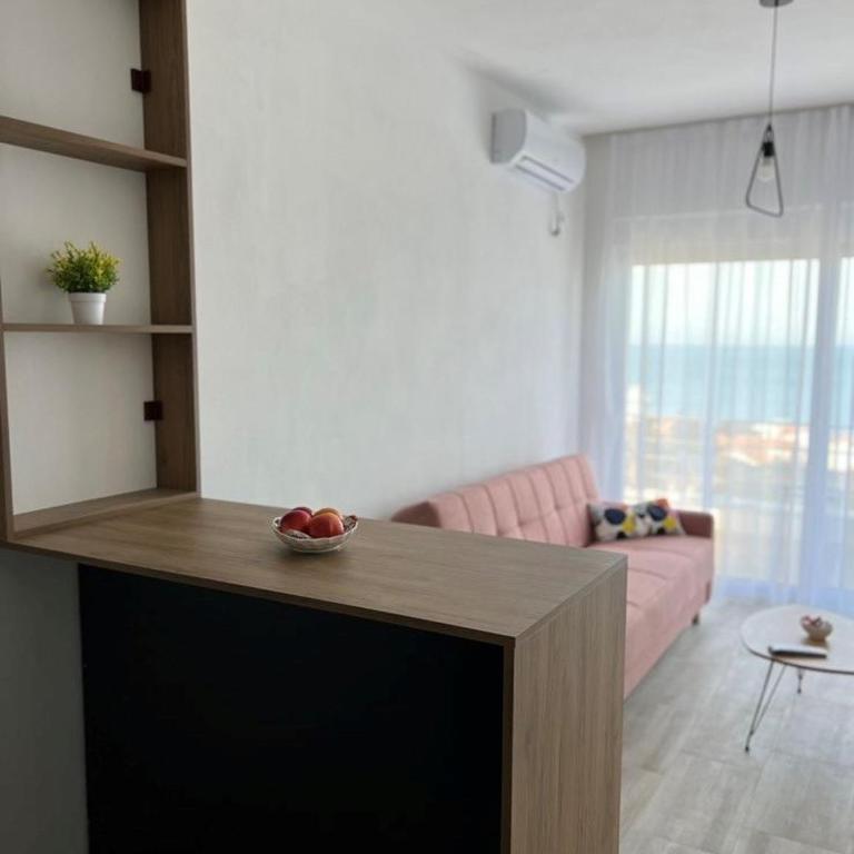 Apartment Complex with Pool in Bar, Montenegro - Apartment with Balcony - 14