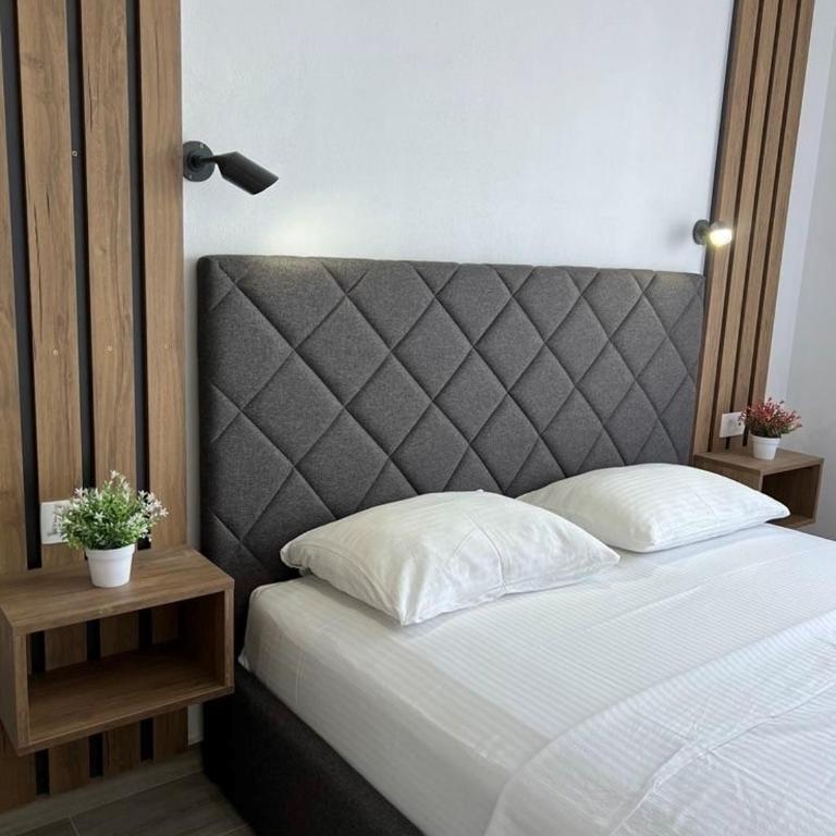 Apartment Complex with Pool in Bar, Montenegro - Apartment with Balcony - 20