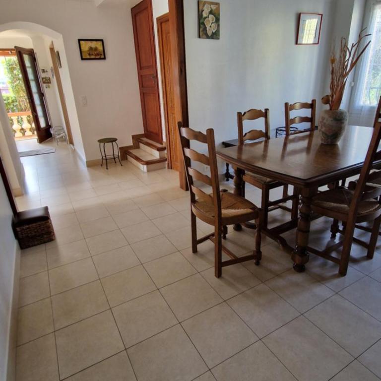 Appartement au premier étage dans maison de charme avec grand jardin au RDC - Apartamento de 2 dormitorios - 21