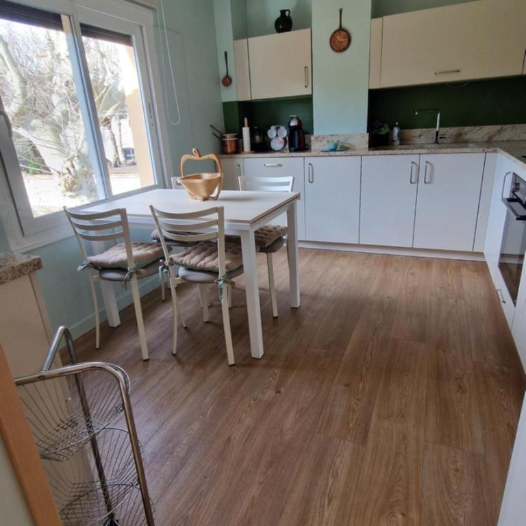 Appartement au premier étage dans maison de charme avec grand jardin au RDC - Apartamento de 2 dormitorios - 17