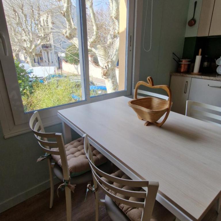 Appartement au premier étage dans maison de charme avec grand jardin au RDC - Apartamento de 2 dormitorios - 12