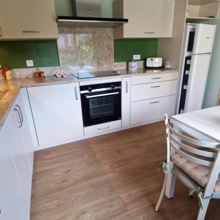 Appartement au premier étage dans maison de charme avec grand jardin au RDC - Apartamento de 2 dormitorios - 14