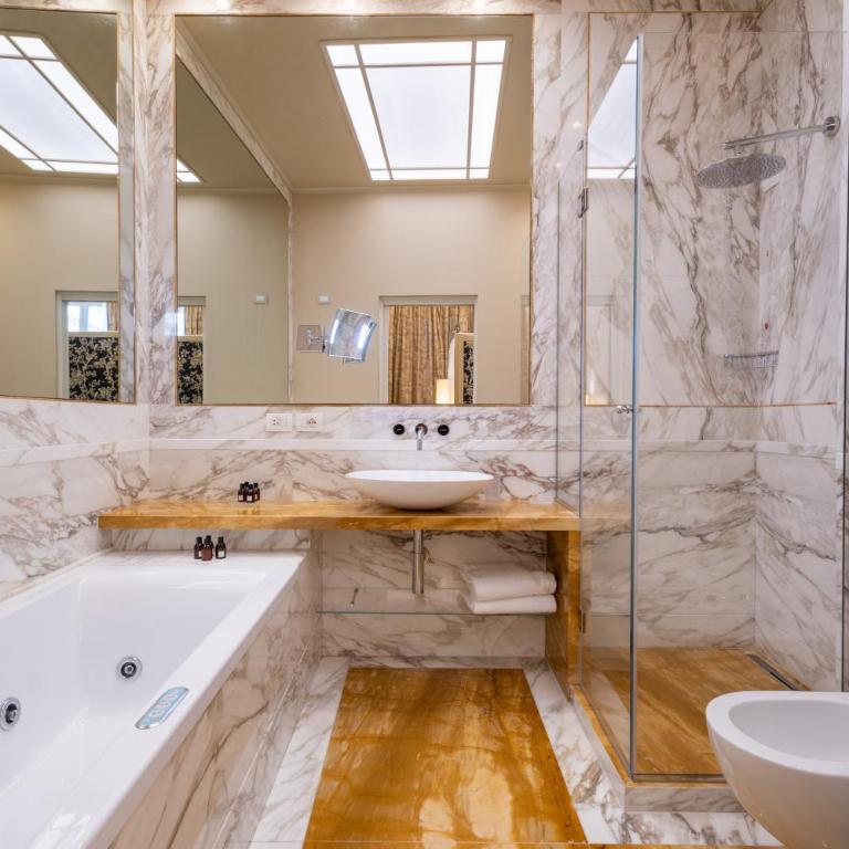 San Firenze Suites & Spa - Junior Suite - 11