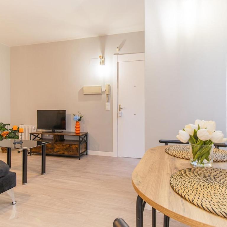 Stay in Zaragoza's historic center - One-Bedroom Apartment - 10