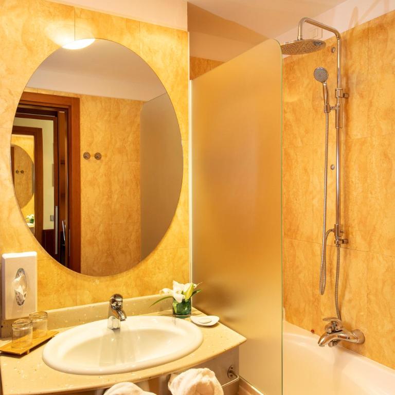Color Hotel Style, Design & Gourmet - Camera Matrimoniale Classic - 3