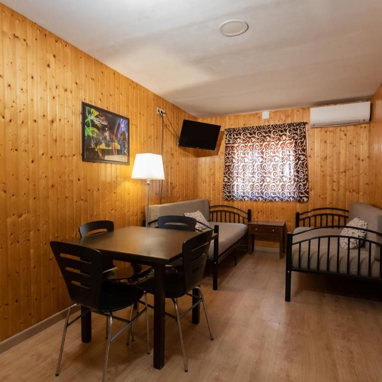 Hostal - Bungalows Camping Cáceres - Bungalow 1 Dormitorio - 2