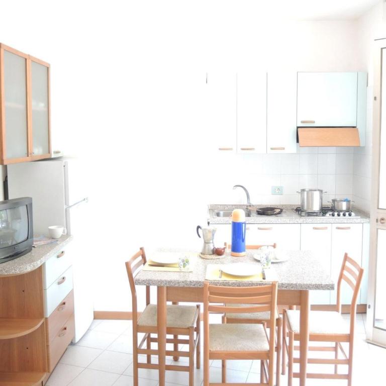 Enjoy your holiday in our lovely flat with garden - Apartment - 6