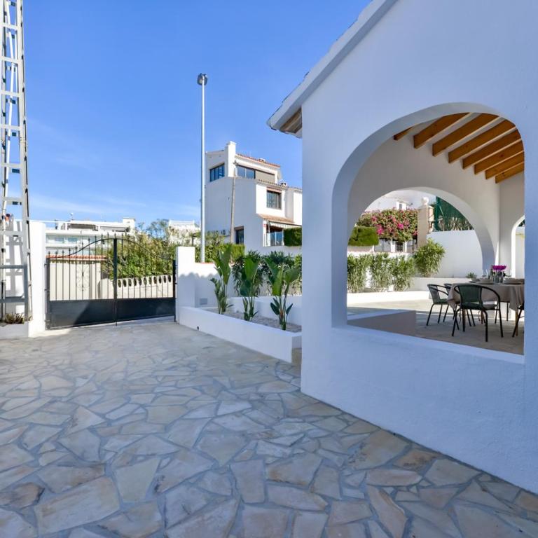 Villa El Somo in Albir - Three-Bedroom House - 9