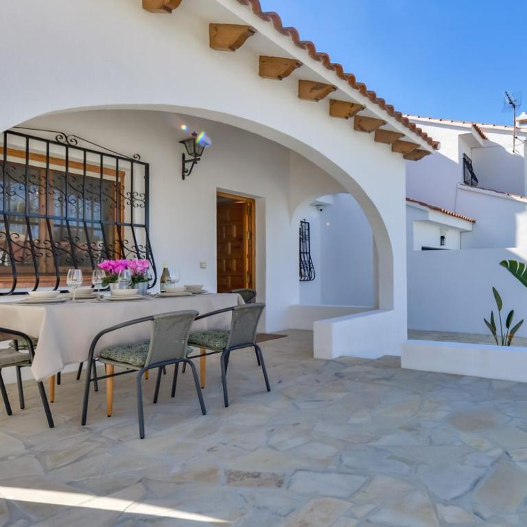 Villa El Somo in Albir - Three-Bedroom House - 10