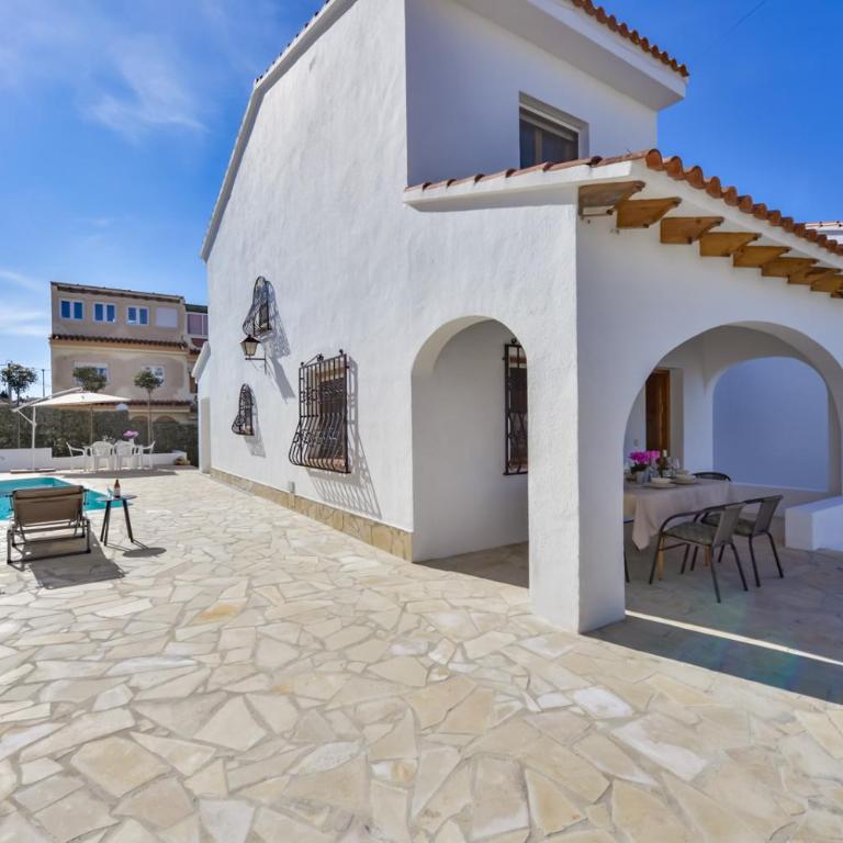Villa El Somo in Albir - Three-Bedroom House - 13