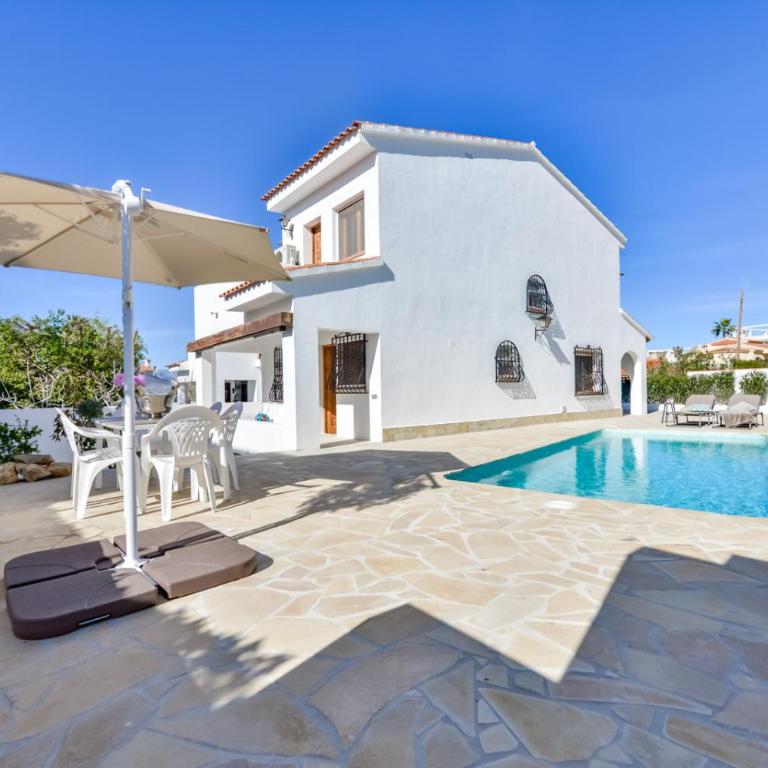 Villa El Somo in Albir - Three-Bedroom House - 1