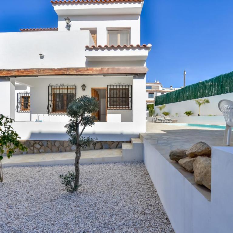 Villa El Somo in Albir - Three-Bedroom House - 16