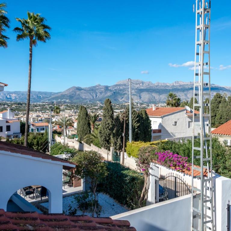 Villa El Somo in Albir - Three-Bedroom House - 43