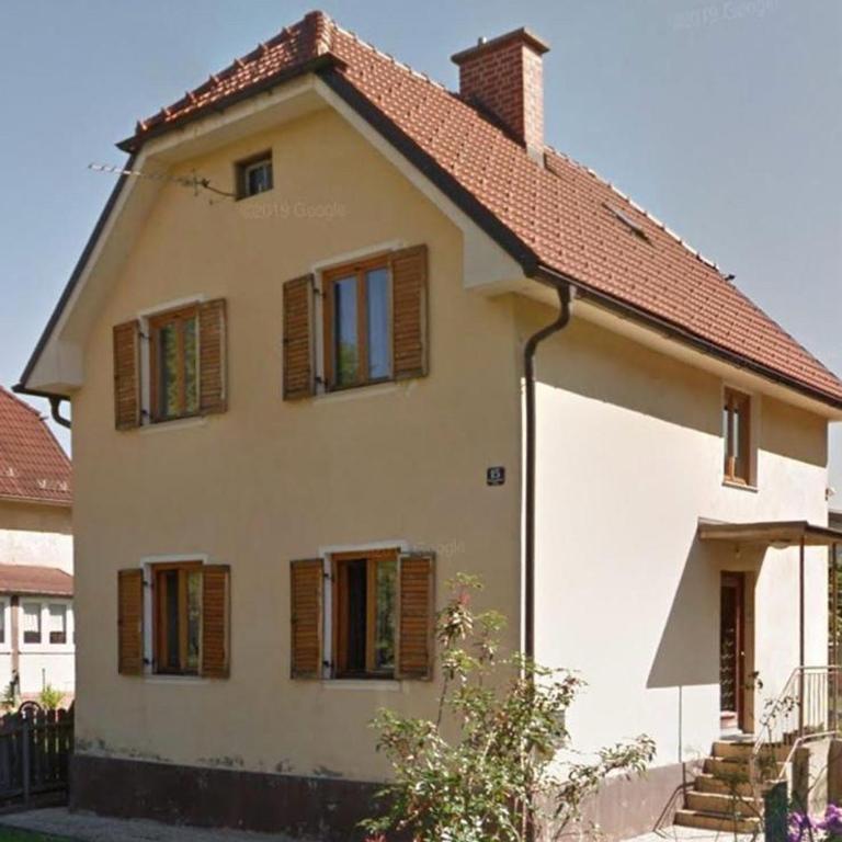 LA Haus für Monteure, Arbeiter, Pendler, ganzes Haus mit Garten, 5 Zimmer - Apartment - 1