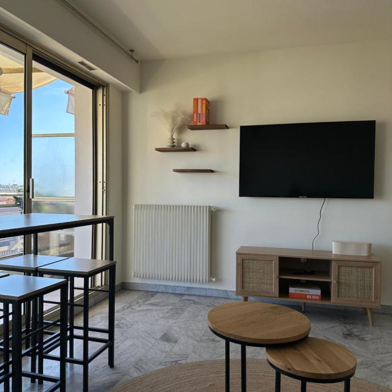 Superbe Studio plein centre de Juan les pins 500m des plages - Studio - 13