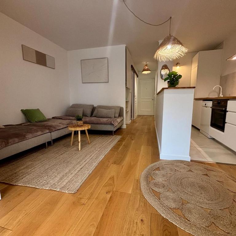 T2 en rez-de-jardin avec terrasse privative, résidence avec piscine et tennis - Apartamento de 1 dormitorio - 6
