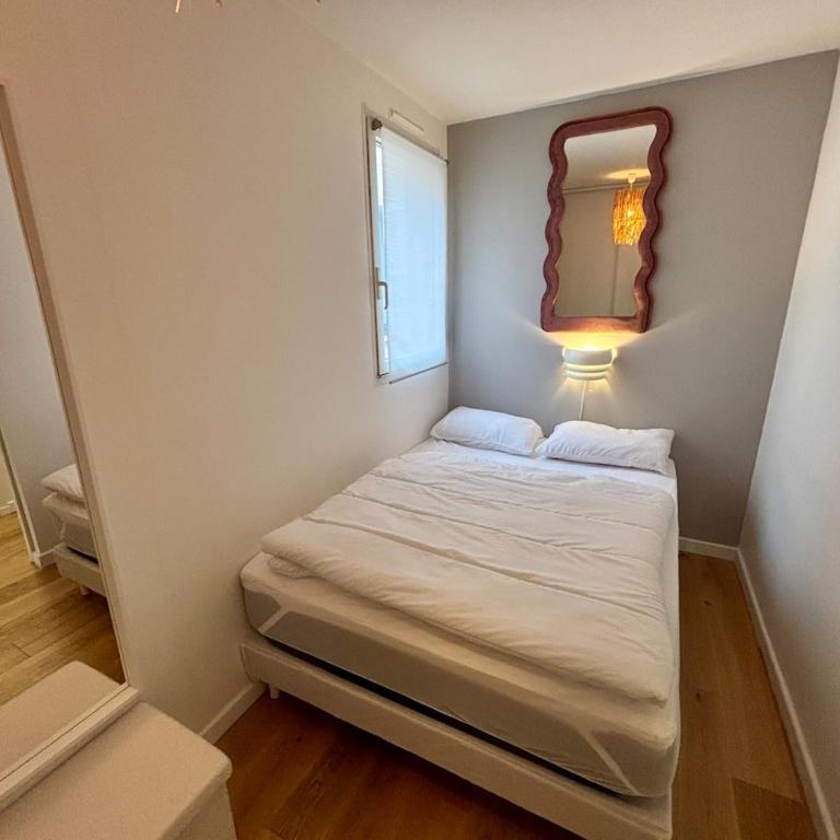T2 en rez-de-jardin avec terrasse privative, résidence avec piscine et tennis - Apartamento de 1 dormitorio - 10