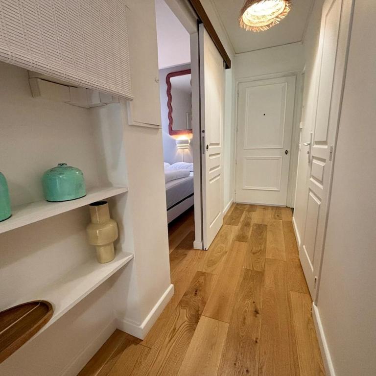 T2 en rez-de-jardin avec terrasse privative, résidence avec piscine et tennis - Apartamento de 1 dormitorio - 14