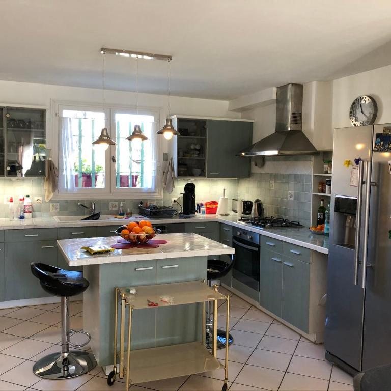 Charmante villa familiale - Villa avec Piscine Privée - 46