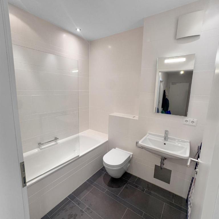 Flatista Homes - Nymphenburg Suites - Two-Bedroom Apartment with Balcony - 5