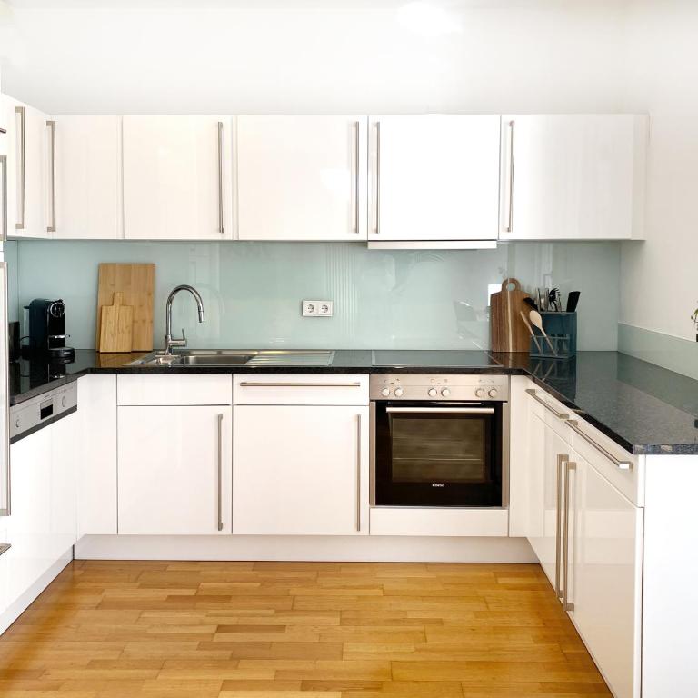 Flatista Homes - Nymphenburg Suites - Two-Bedroom Apartment with Balcony - 4