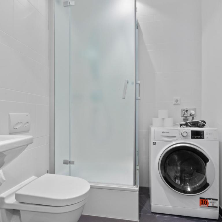 Flatista Homes - Nymphenburg Suites - Two-Bedroom Apartment with Balcony - 10