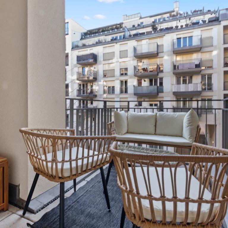 Flatista Homes - Nymphenburg Suites - Two-Bedroom Apartment with Balcony - 26