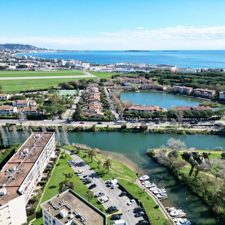 T3 avec vue sur la rivière, piscine, by Palmazur - Apartment mit 2 Schlafzimmern - 43