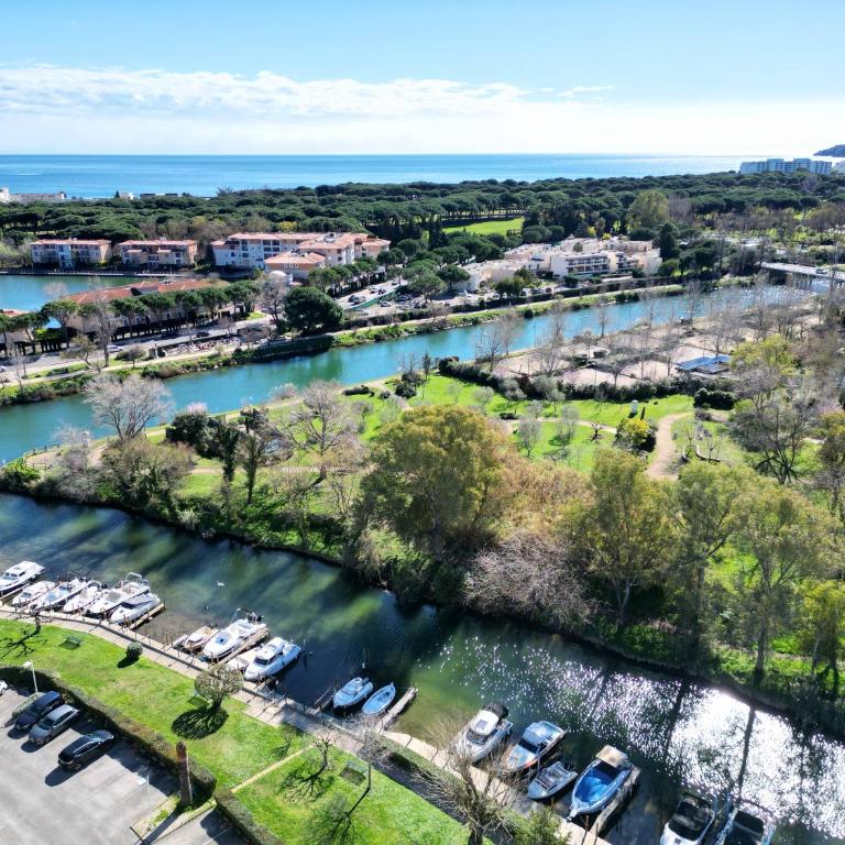 T3 avec vue sur la rivière, piscine, by Palmazur - Apartment mit 2 Schlafzimmern - 52