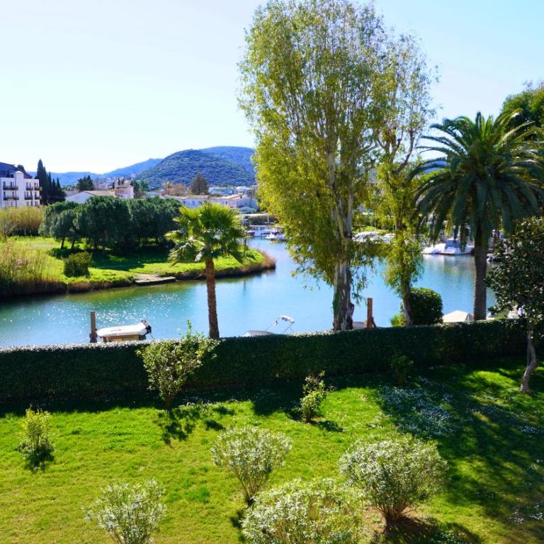 T3 avec vue sur la rivière, piscine, by Palmazur - Apartment mit 2 Schlafzimmern - 54