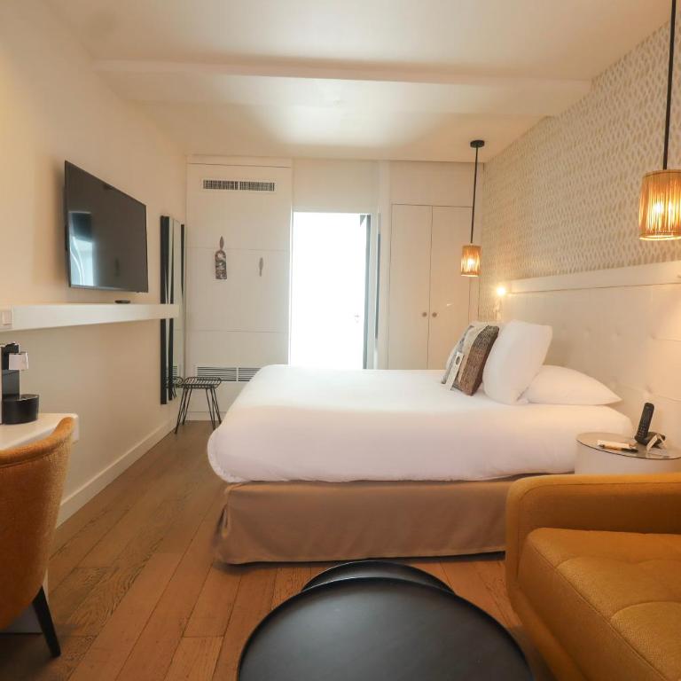 Boa Hotel - BW Signature Collection - Lille Centre Gares - Chambre Quadruple avec Lit King-Size et Canapé-Lit - Non-Fumeurs - 3