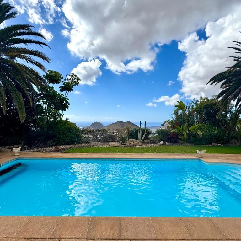 Casa Lilo, en jardin grande, con una gran piscina y barbacoa - One-Bedroom House - 34