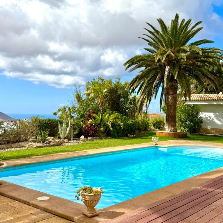 Casa Lilo, en jardin grande, con una gran piscina y barbacoa - One-Bedroom House - 32