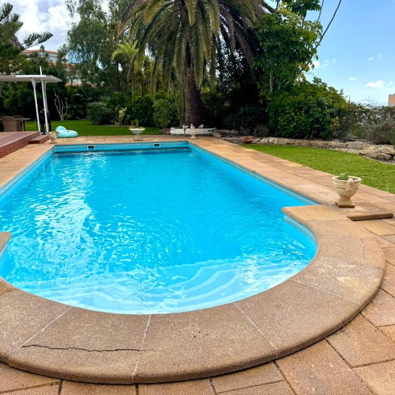 Casa Lilo, en jardin grande, con una gran piscina y barbacoa - One-Bedroom House - 37