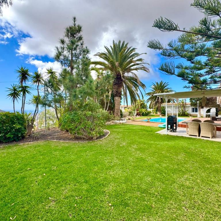 Casa Lilo, en jardin grande, con una gran piscina y barbacoa - One-Bedroom House - 39