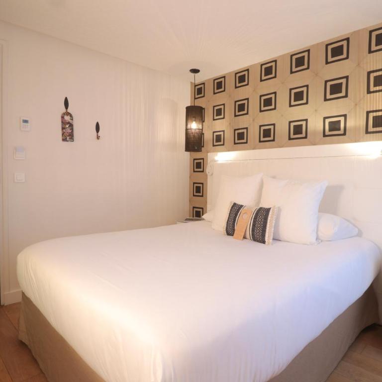 Boa Hotel - BW Signature Collection - Lille Centre Gares - Chambre Triple Deluxe avec Lit Queen-Size et Canapé-Lit - Non-Fumeurs - 2