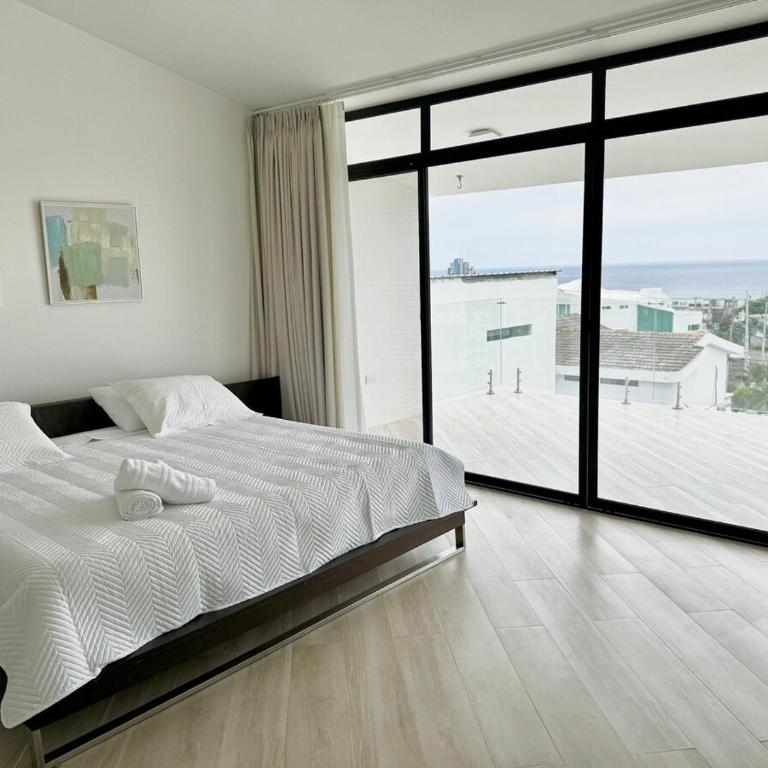 Beautiful, very spacious house - Four-Bedroom House - 2