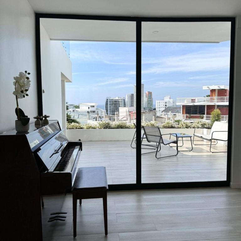 Beautiful, very spacious house - Four-Bedroom House - 36