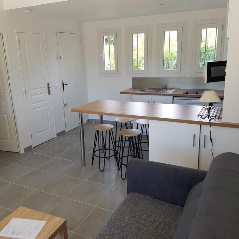 Bel appartement 2 pièces rénové proche plages rez de jardin - Apartamento de 1 dormitorio - 12
