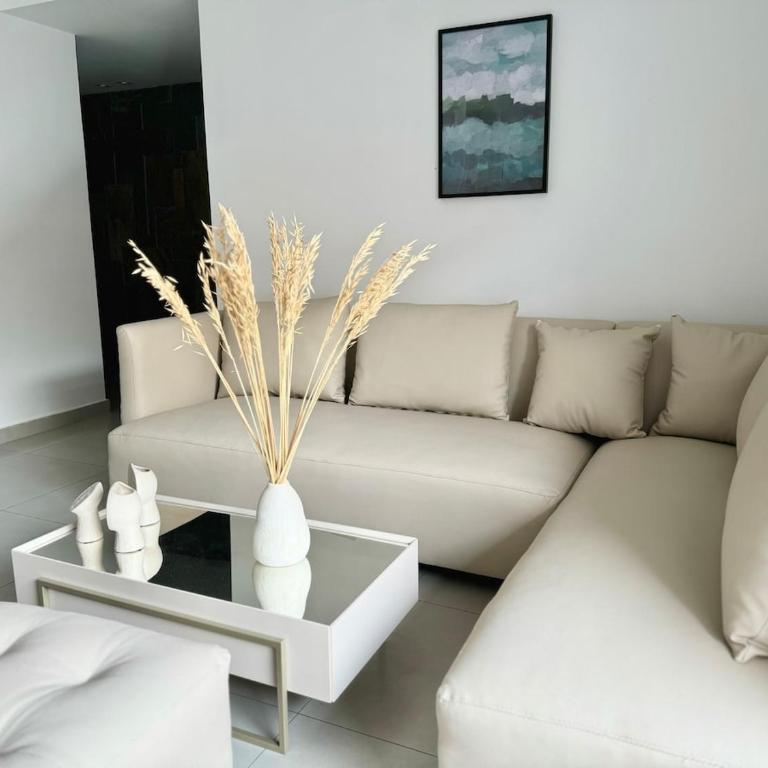 Elegant, pool, 2 bedroom, gym - Two-Bedroom Apartment with Balcony - 1