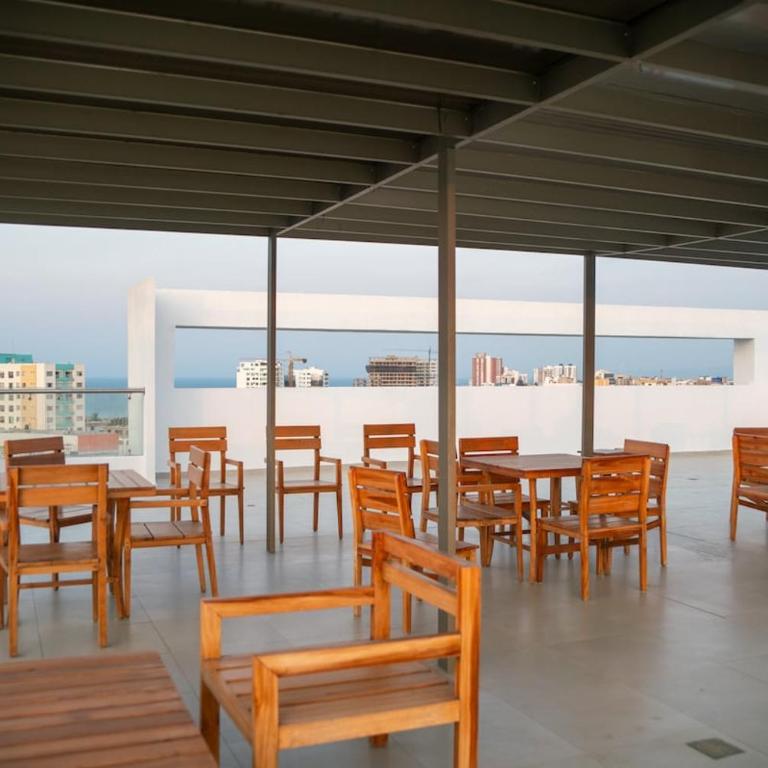Elegant, pool, 2 bedroom, gym - Two-Bedroom Apartment with Balcony - 3