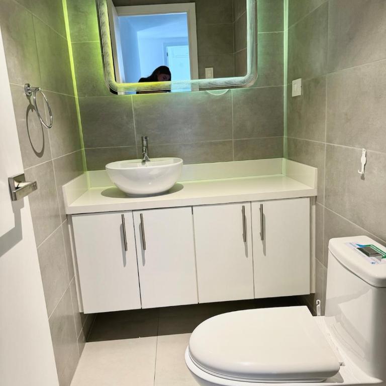 Elegant, pool, 2 bedroom, gym - Two-Bedroom Apartment with Balcony - 6