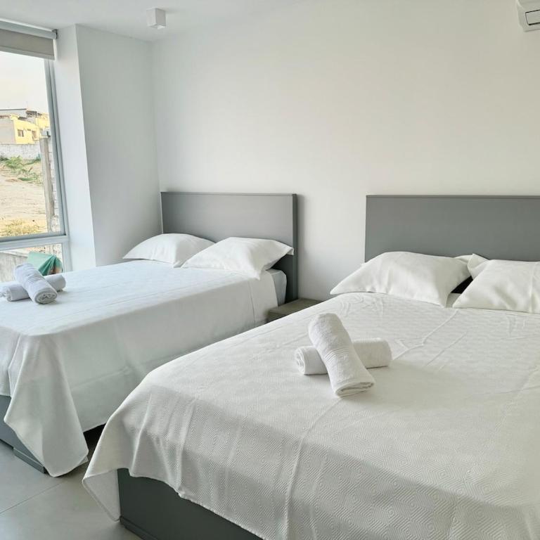 Elegant, pool, 2 bedroom, gym - Two-Bedroom Apartment with Balcony - 8