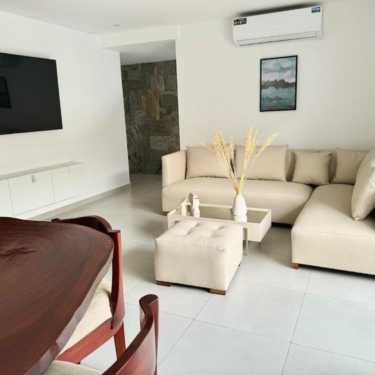 Elegant, pool, 2 bedroom, gym - Two-Bedroom Apartment with Balcony - 28