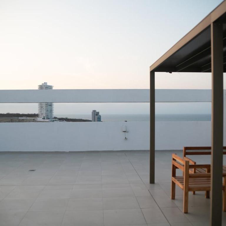 Elegant, pool, 2 bedroom, gym - Two-Bedroom Apartment with Balcony - 33