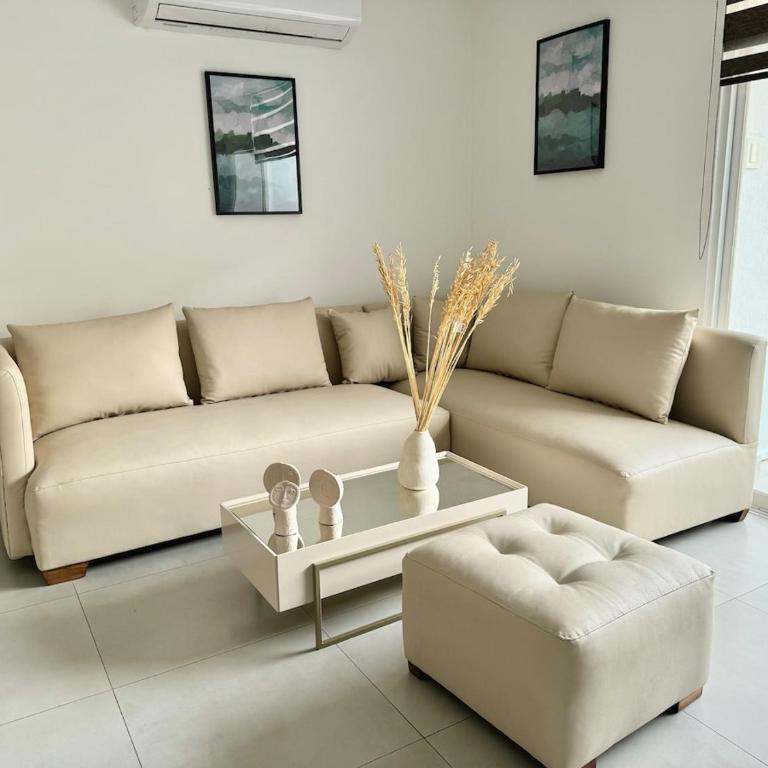 Elegant, pool, 2 bedroom, gym - Two-Bedroom Apartment with Balcony - 37