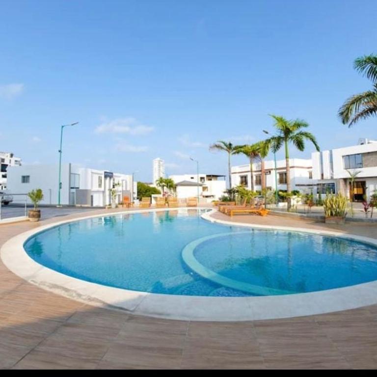 Elegant, pool, 2 bedroom, gym - Two-Bedroom Apartment with Balcony - 39