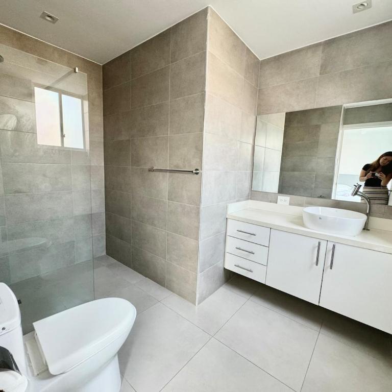 Elegant, pool, 2 bedroom, gym - Two-Bedroom Apartment with Balcony - 40