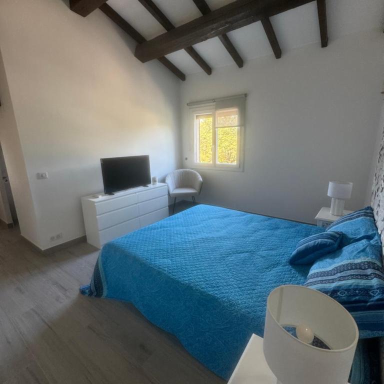 Pervenche - Chambre Double avec Salle de Bains Privative - 4